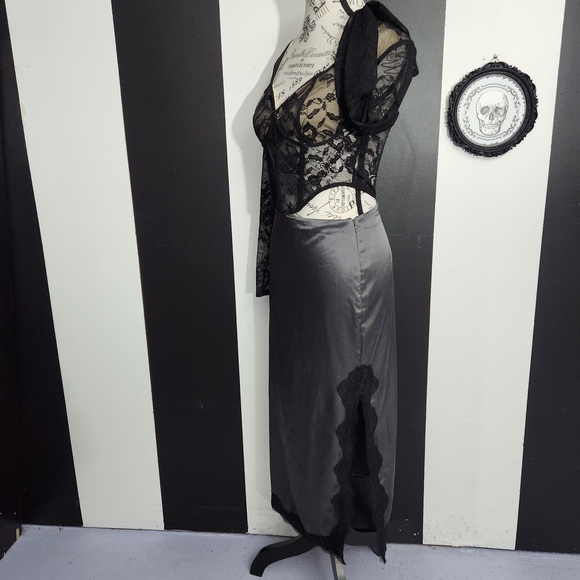 Divided Black and Gray Lace Pencil Skirt - Picture 4 of 7